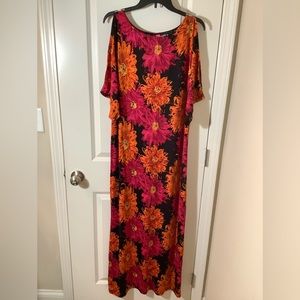 TianaB. Sheath maxi dress with cold shoulder design &beautiful flowers + belt XL